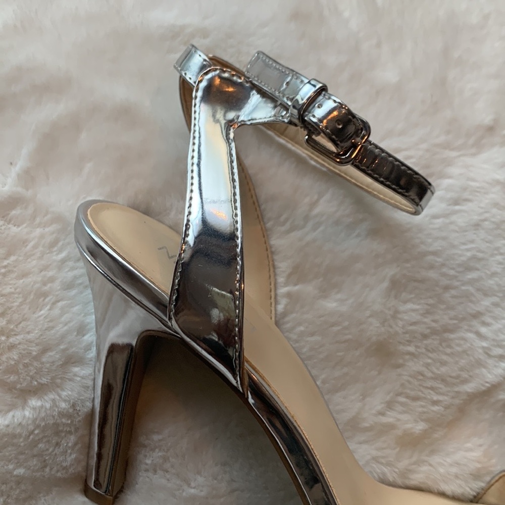 Silver Heels - image 4